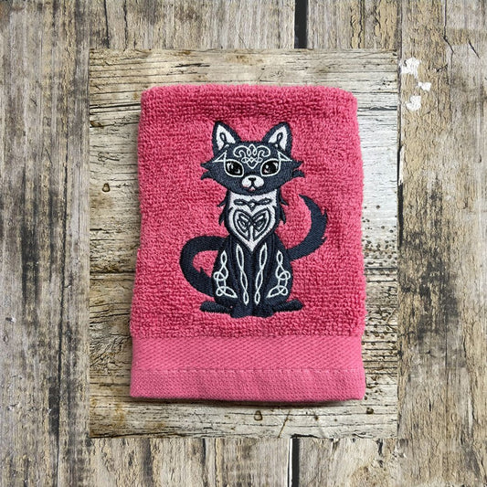 this fabulous Celtic cat design is beautifully stitched onto super soft face cloths by Coralie's Crafts & Gifts. 