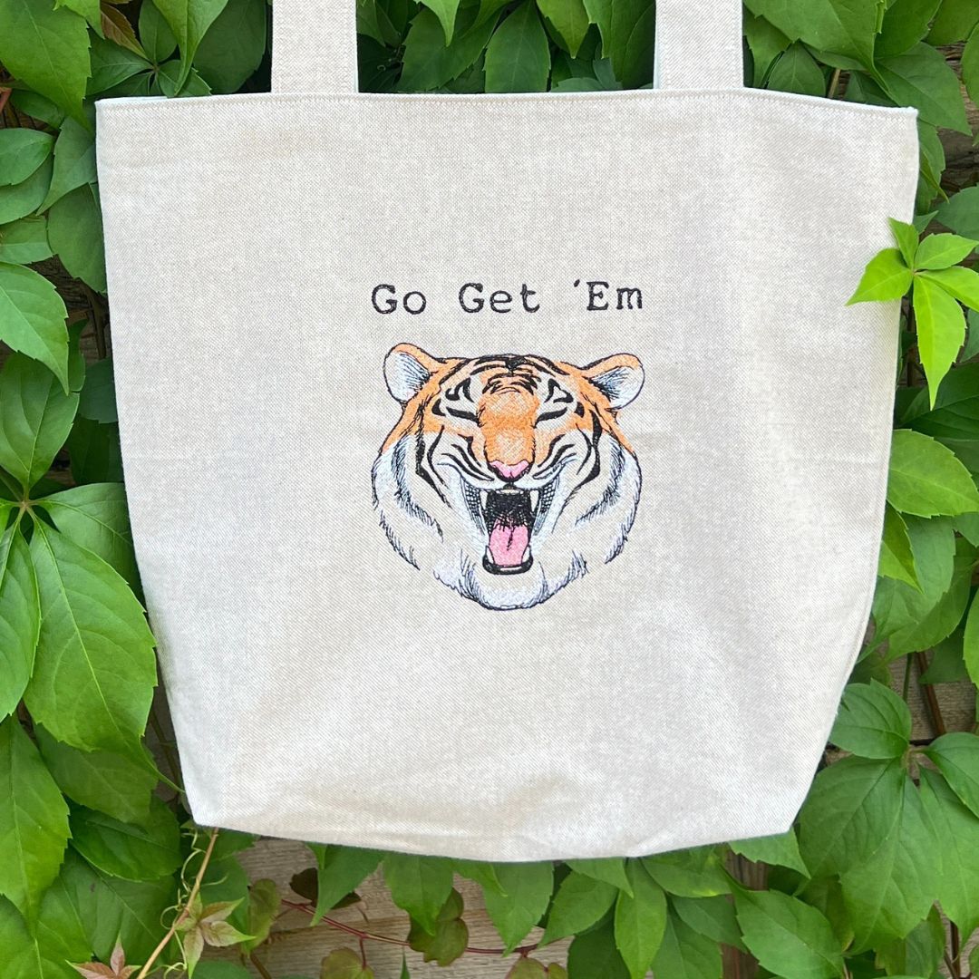 Start you day in fantastic way with the Handmade tiger tote bag, here is the close up of the embroidery design in all its glory